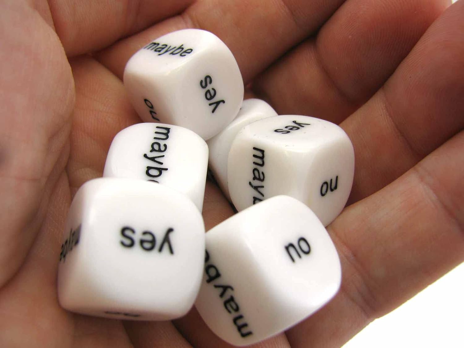 Koplow Games Juego de 6 dados D6 de 0.630 in Yes, No, Maybe Decisions, color blanco con letras negras