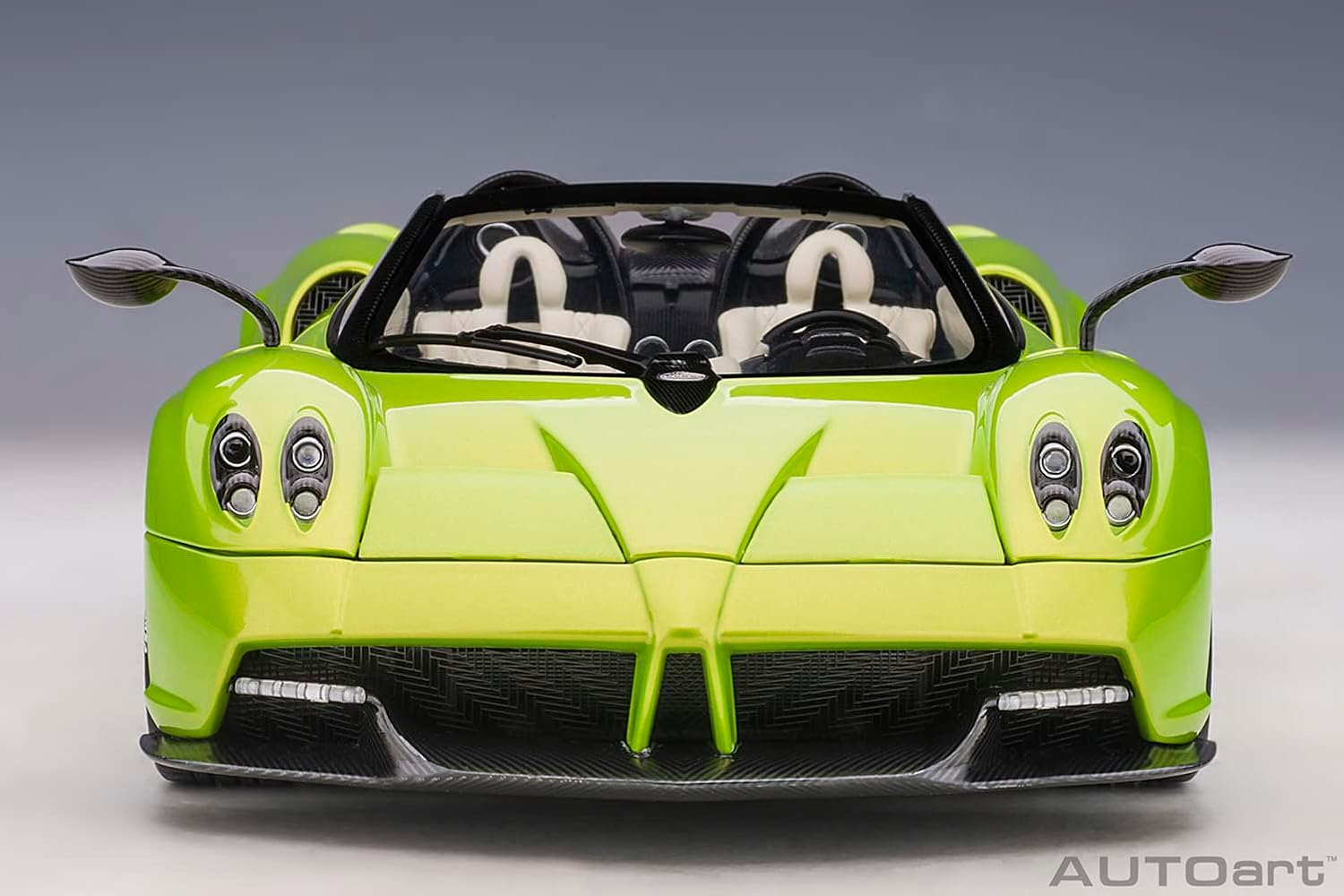 Pagani Huayra Roadster Verde Firenze Verde Metálico y Carbono con Equipaje Set 118 Modelo Coche por Autoart 78288
