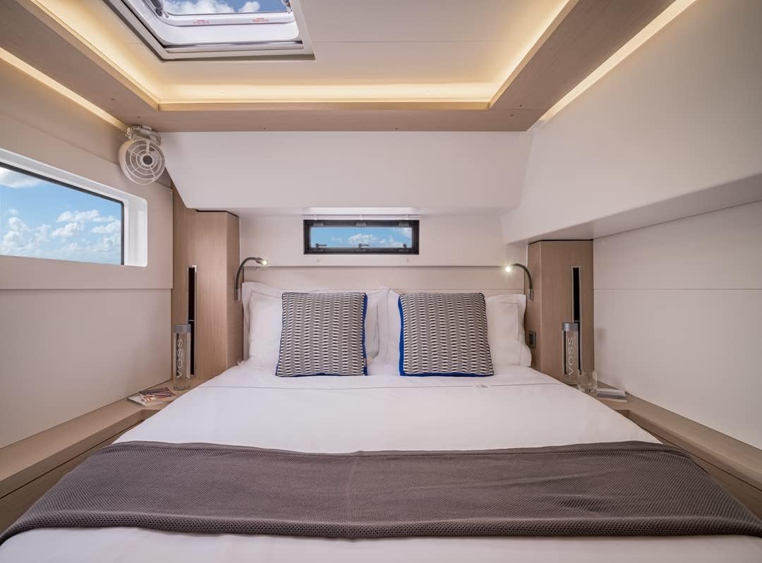 Ventilador Bora de Caframo, diseño compacto con potente flujo de aire, bajo consumo de potencia, 5000 horas de vida del motor, fabricado en Canadá,