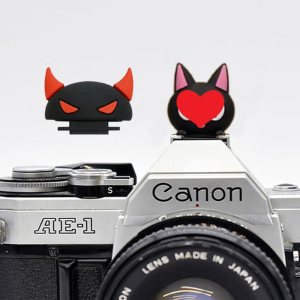 ZOSTLAND Funda especial para cámara SLR, protector de zapatos, compatible con Sony Fuji Canon, Nikon Pentax Leical (Devil + Cat) ZOSTLAND Funda especial para cámara SLR, protector de zapatos, compatible con Sony Fuji Canon, Nikon Pentax Leical (Devil + Cat)