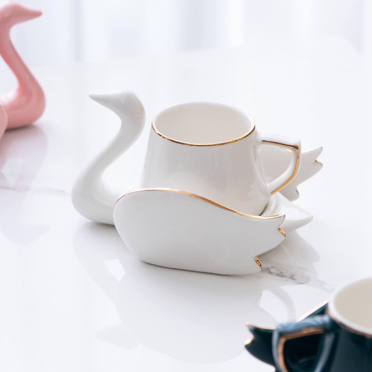 Juego de 2 tazas de café de cerámica y platillo, creativas y lindas tazas de café con posavasos de cisne para oficina y hogar, tazas de porcelana
