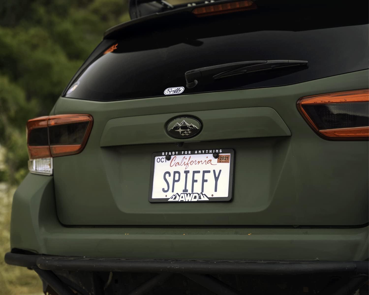 Spiffy AWD – Marco de matrícula con tracción en todas las ruedas, listo para cualquier cosa, fabricado en los Estados Unidos, cubierta de soporte