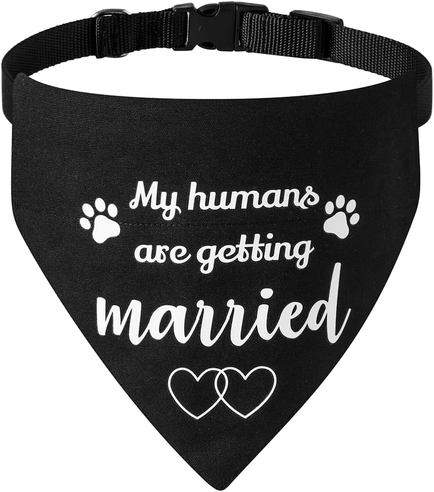 Regalo de compromiso, collar de bandana para perro My Humans are Getting Married, anillo en D fuerte para una correa fácil de enganchar, pañuelo de