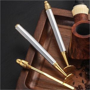 Herramienta clásica de manipulación de pipas de tabaco 2 en 1, limpiador de boquillas doradas para fumar (1 pieza) Herramienta clásica de manipulación de pipas de tabaco 2 en 1, limpiador de boquillas doradas para fumar (1 pieza)