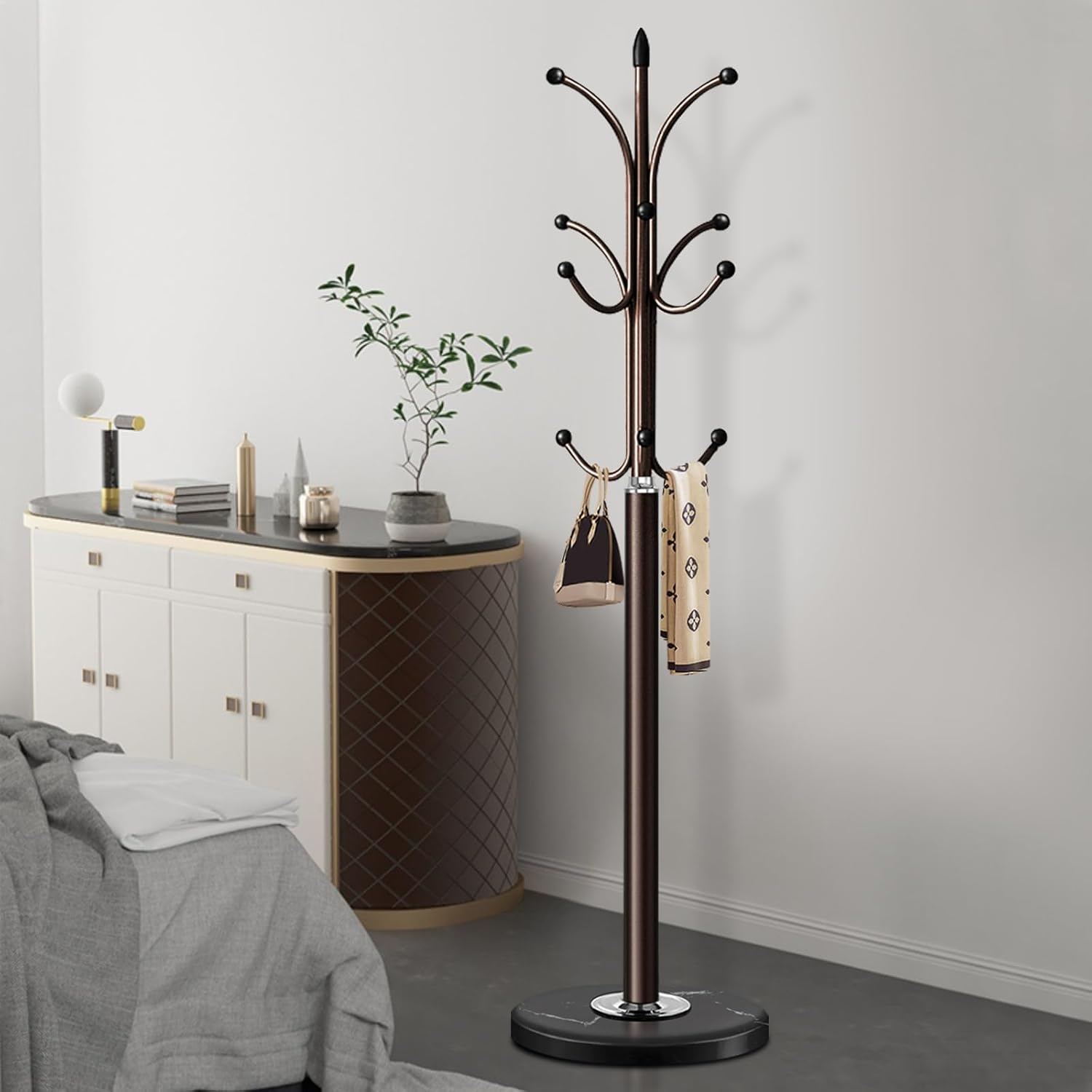 Perchero de metal con base de mármol natural, perchero independiente, árbol de pasillo independiente con 12 ganchos para colgar ropa, bolsos,