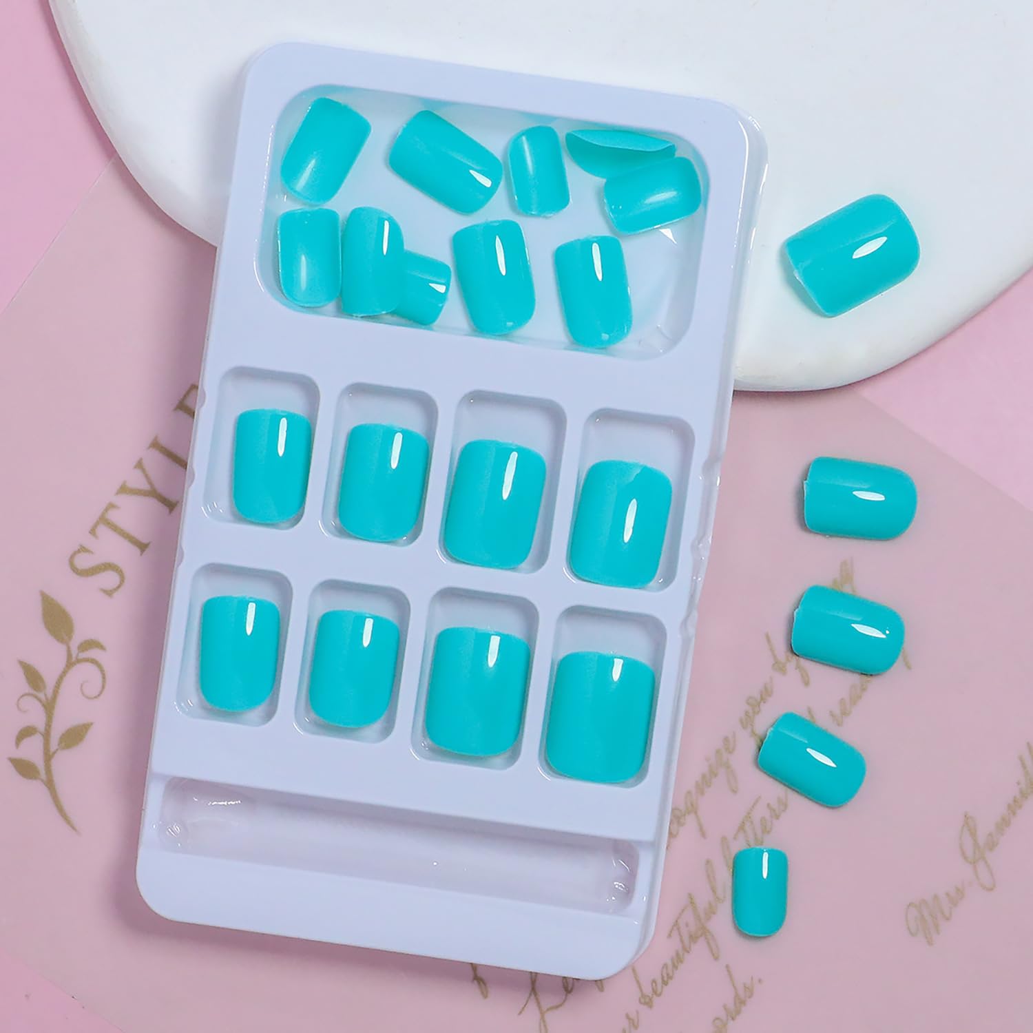 Uñas postizas cortas de forma cuadrada, uñas acrílicas azules, uñas acrílicas de color puro, cobertura completa, lindas uñas postizas artificiales
