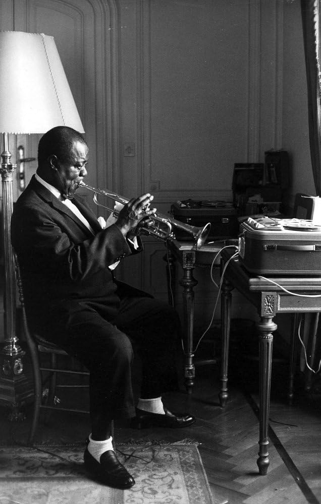 Louis Armstrong tocando una trompeta foto impresión (8 x 10)