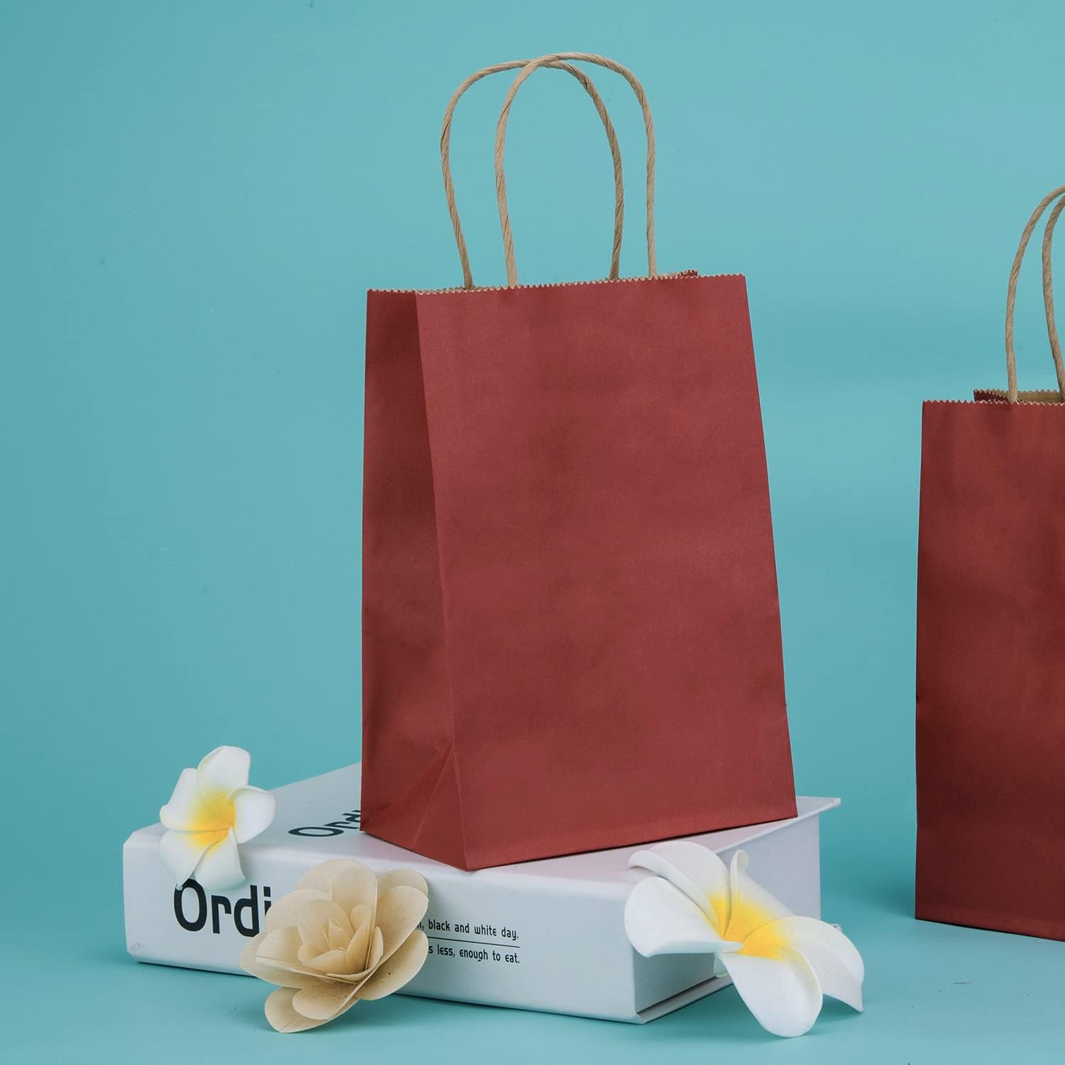 Ronvir 100 bolsas de regalo pequeñas de 5.25 x 3.75 x 8 pulgadas, bolsas de papel rojas con asas, bolsas de regalo a granel para recuerdos de