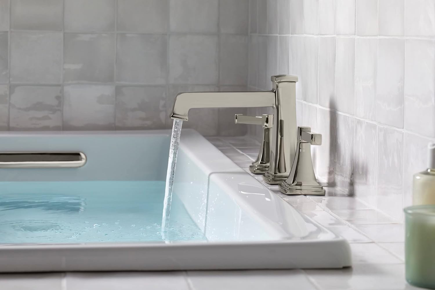 KOHLER T27405-4-BL Riff – Juego de grifo de baño para montaje en cubierta, juego de grifo de bañera con manijas de palanca, no desviador, negro mate
