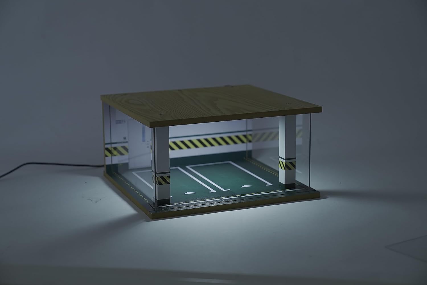 OUKANING Vitrina de garaje para coche a escala 124 con cubierta acrílica transparente e iluminación LED para 2 plazas de estacionamiento, estuche,