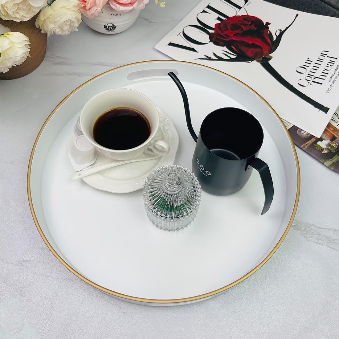 Bandeja decorativa blanca, bandeja para servir con asas, bandeja decorativa redonda para mesa auxiliar, bandeja de plástico de 13 pulgadas para