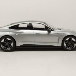 Audi RS e-tron GT 2022 Escala 118 Edición Especial Colección Modelo Audi RS e-tron GT 2022 Escala 118 Edición Especial Colección Modelo
