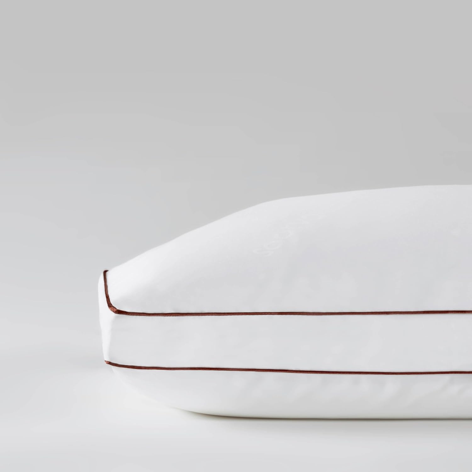 Saatva Almohada de látex, alta (6 a 7 pulgadas), almohada hipoalergénica con núcleo de látex triturado, transpirable, lavable a máquina, funda de