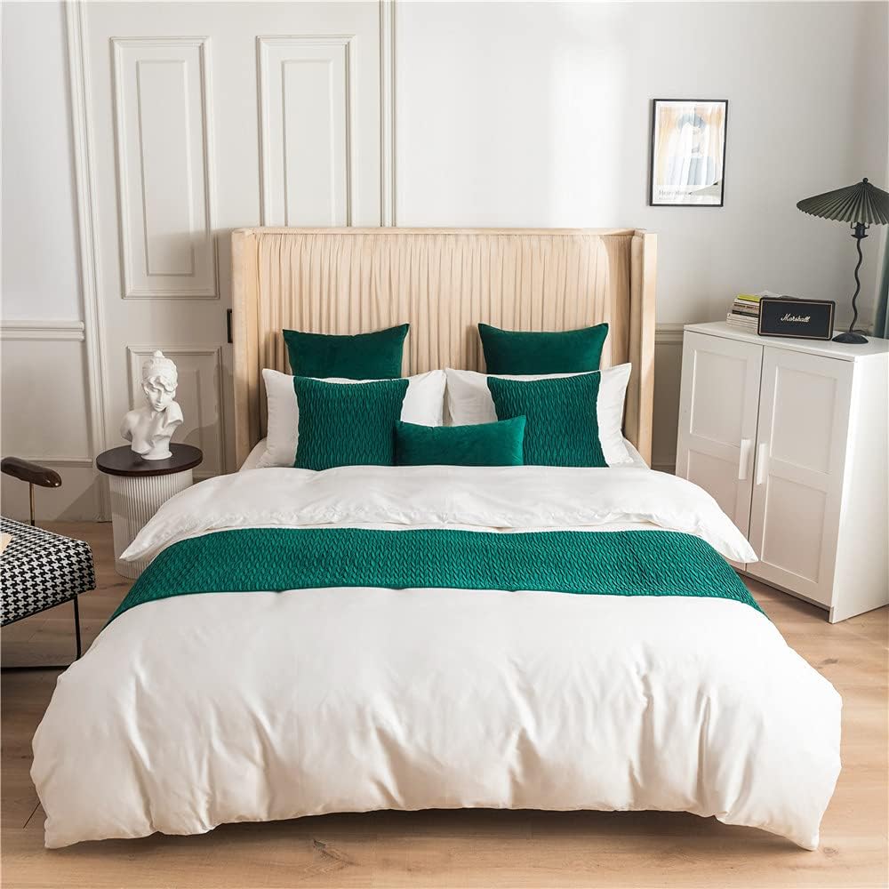 Lightolife Camino de cama de terciopelo suave liso, bufanda decorativa para el hogar, hotel, casa de huéspedes, 2 fundas de almohada, 17.5 x 17.5
