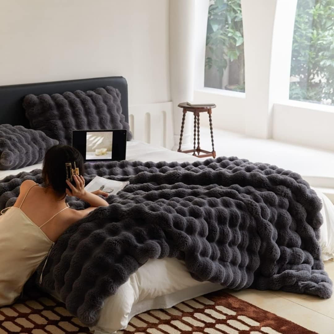 Manta suave de lujo con conejo sintético, mullida, color liso, tejida de felpa para cama, sofá, decoración bohemia para el hogar (gris, 5.2 x 6.6
