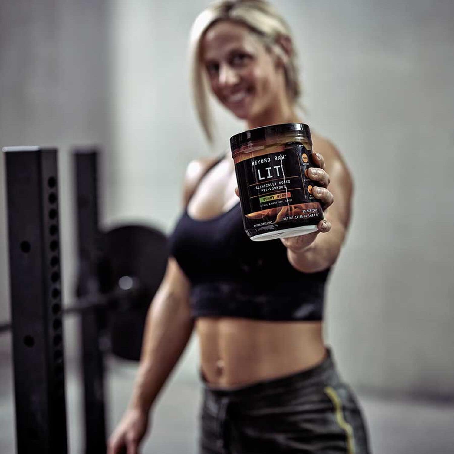 BEYOND RAW LIT  Polvo de preentrenamiento dosificado clínicamente  Contiene cafeína, L-citrulina, beta-alanina y óxido nítrico  Jolly Rancher Blue