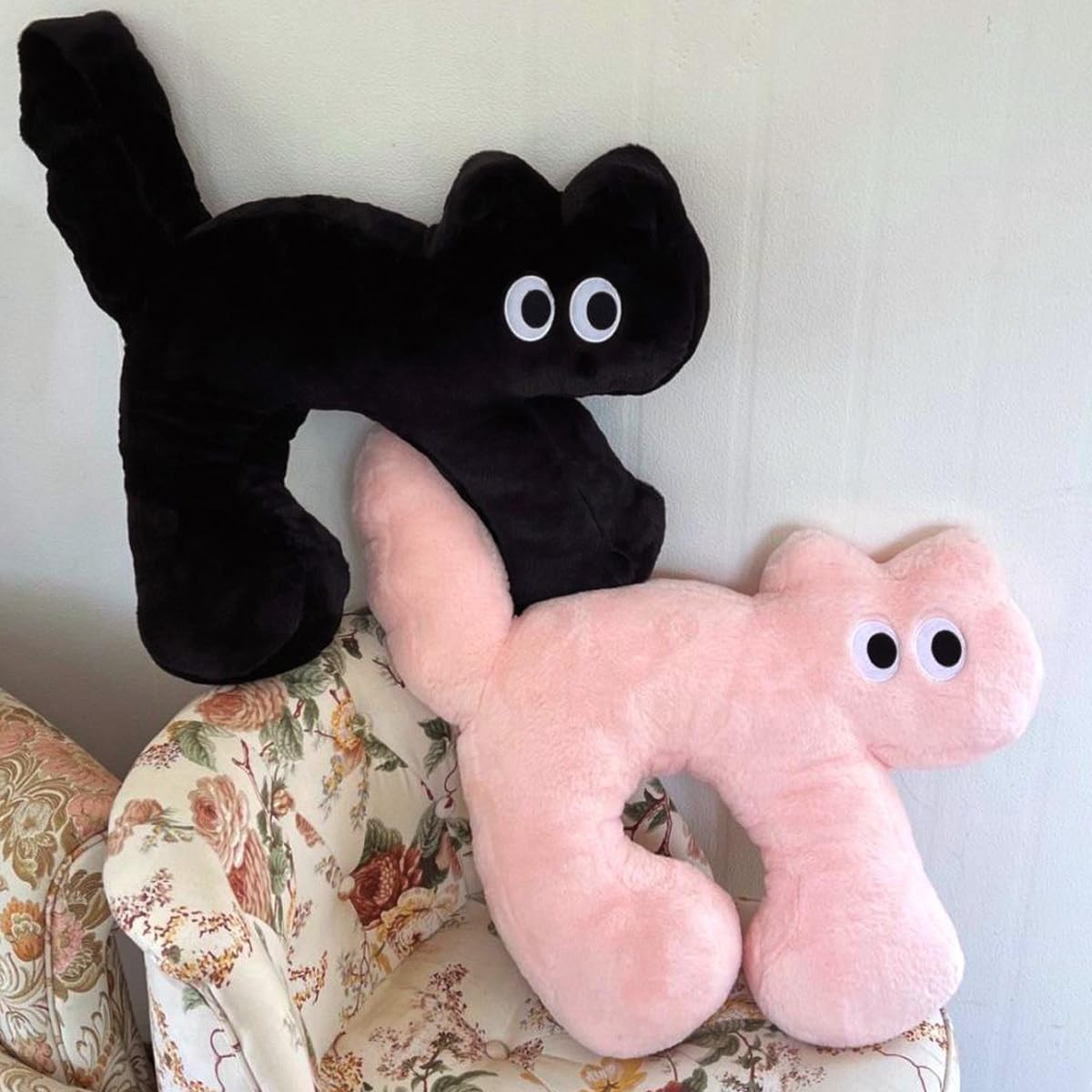 Almohada corporal Kawaii de felpa de gato de 21.7 pulgadas, lindo gato negro, divertido juguete de almohada de cuello de gato, almohada para