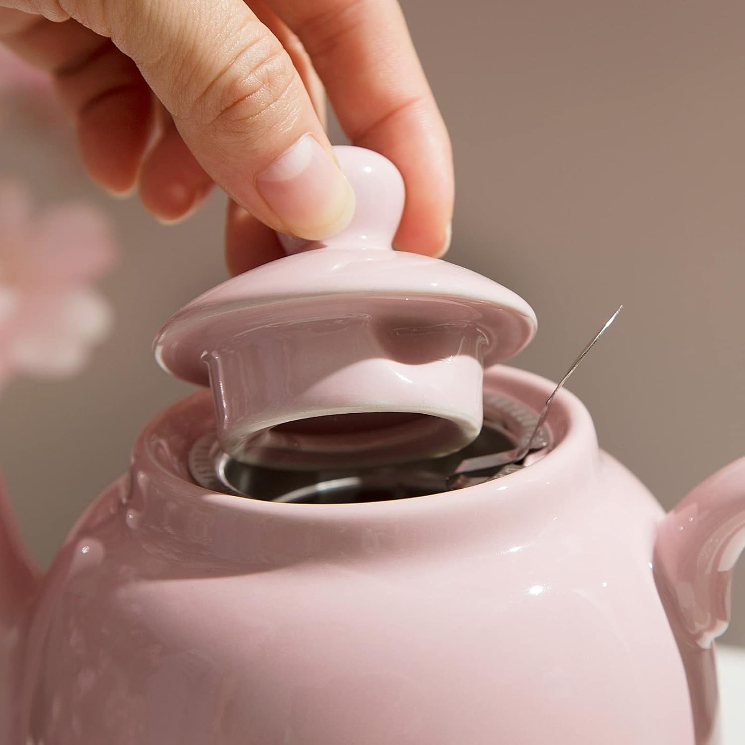 Tetera Farmhouse con infusor de cerámica, rosa Janpaese Sakura, 2 tazas (20.3 fl oz)