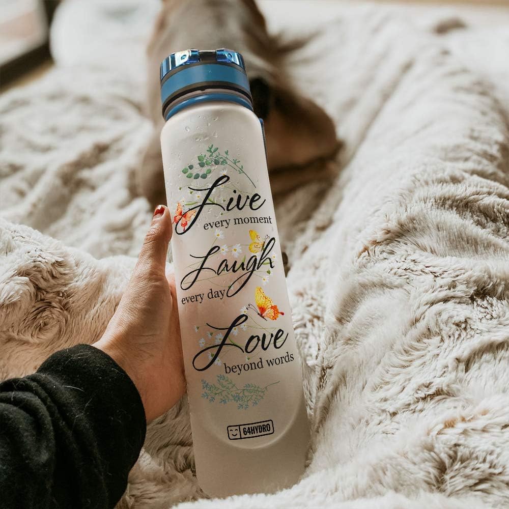 64HYDRO Botella de agua motivacional de 32 onzas con marcador de tiempo, Butterfly Lover Live Every Moment Laugh Every Day Love Beyond Word