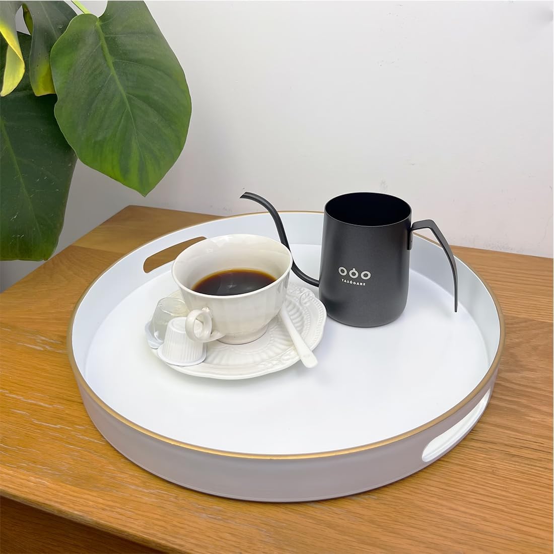 Bandeja decorativa blanca, bandeja para servir con asas, bandeja decorativa redonda para mesa auxiliar, bandeja de plástico de 13 pulgadas para