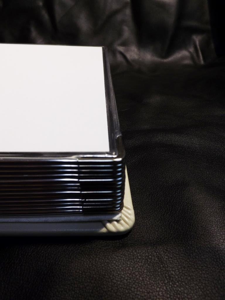 10 x 10, marfil, autoadhesivo con álbumes de corte cuadrado, 15 páginas (30 caras)