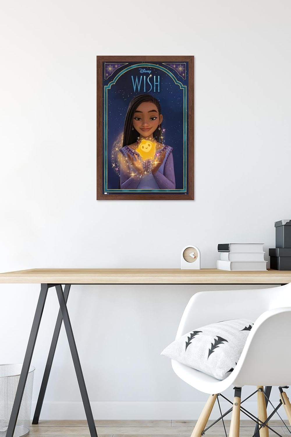 Trends International Disney Wish – Póster de pared Asha & Star, 14.72 x 22.37 pulgadas, versión enmarcada de caoba