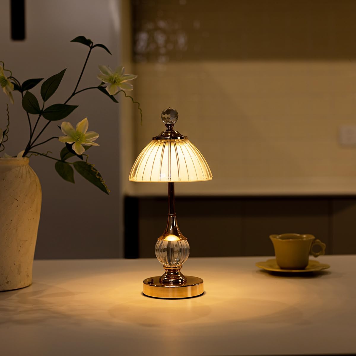 Lámpara de mesa inalámbrica, lámpara recargable con pilas, lámpara táctil LED regulable de 13 pulgadas de alto, lámparas portátiles de metal dorado