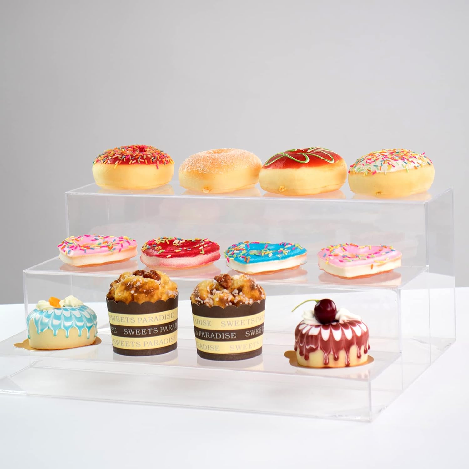 KVMORZE Estante de 3 niveles montado para botellas, expositor de acrílico transparente para joyas, pop, botellas, cupcakescoleccionables, soporte de
