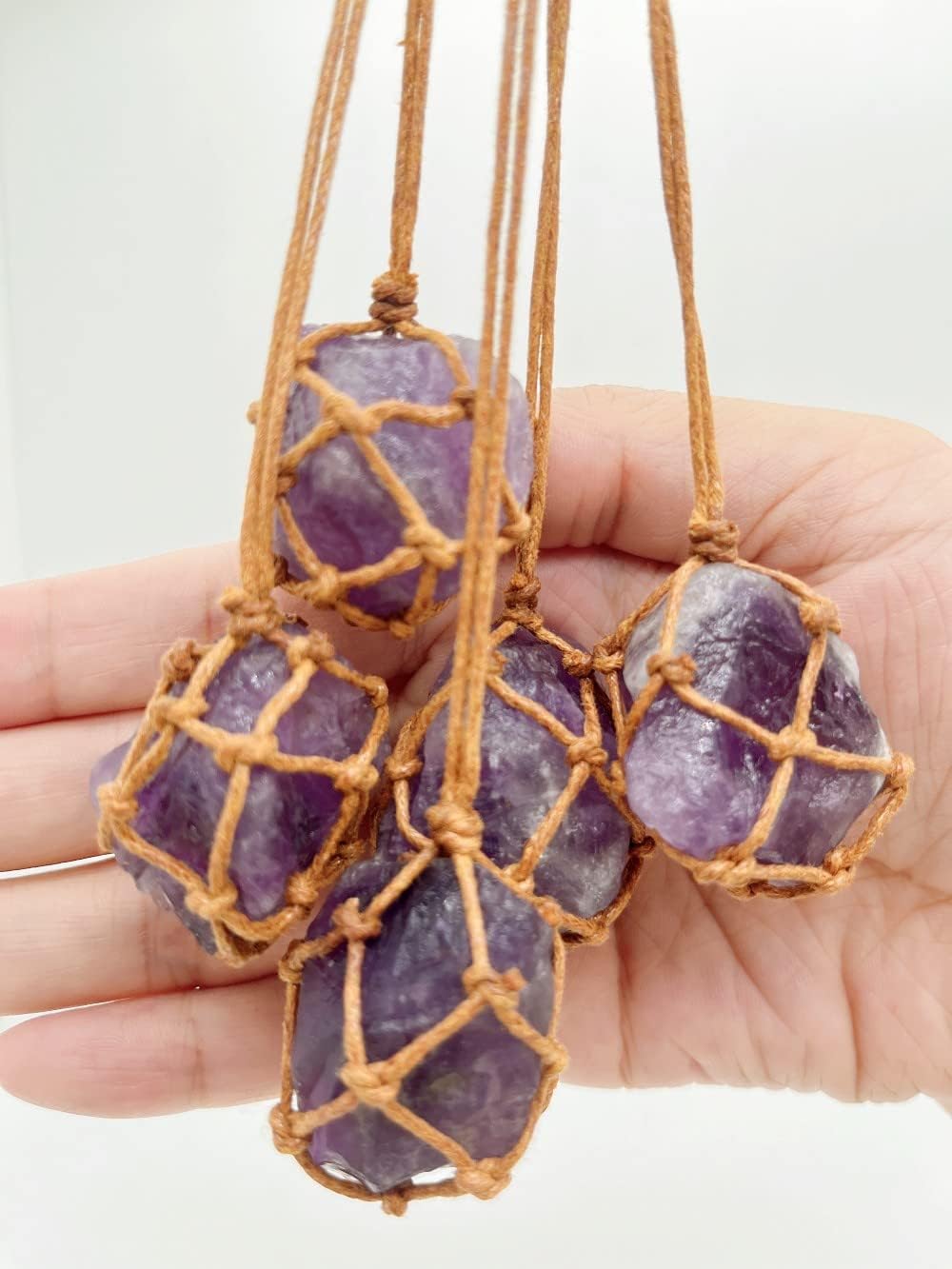 Collar con colgante de cristal crudo natural Reiki, chakra curativo, piedra de tratamiento con cuerda tejida a mano en color aleatorio, Piedra
