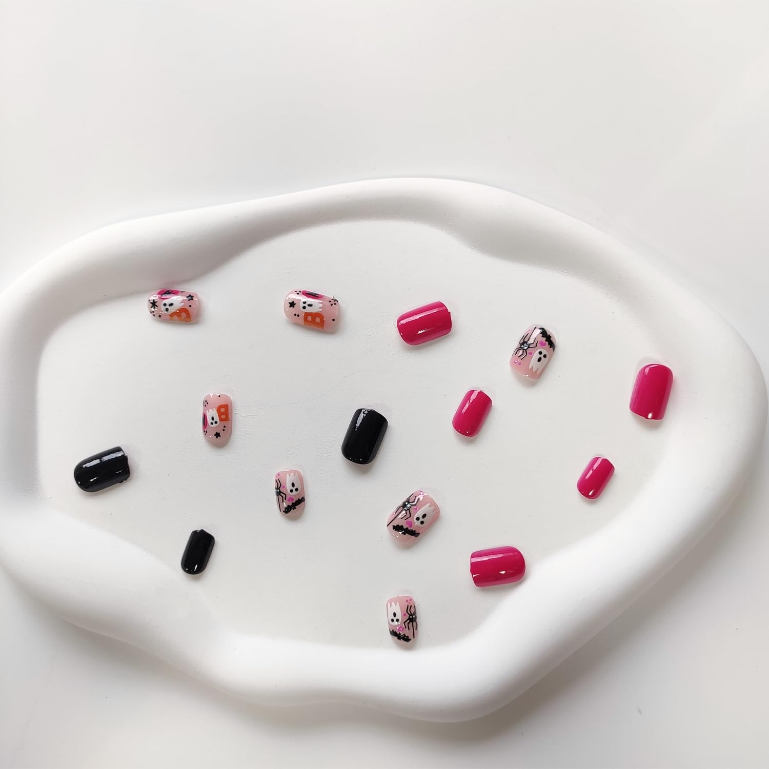 Uñas postizas cortas a presión de Halloween, uñas postizas cuadradas con diseños de fantasma, araña, murciélago, uñas acrílicas negras, uñas con