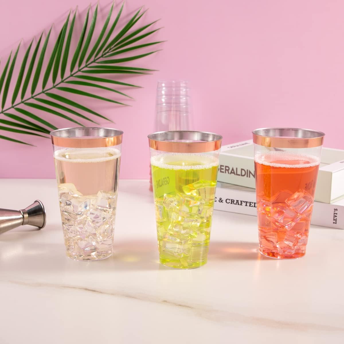 LIYH – 100 vasos de plástico de oro rosa, vasos de plástico con borde de oro rosa de 16 onzas, elegantes tazas de boda de plástico transparente,
