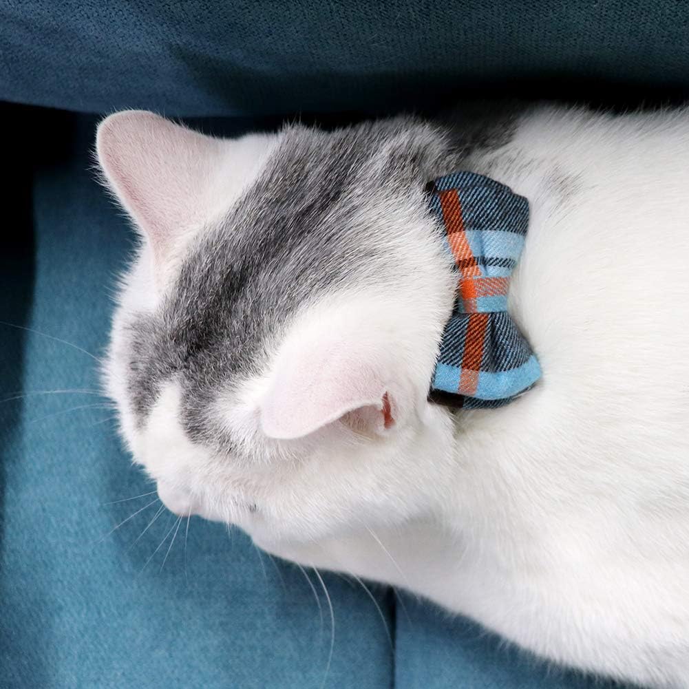 Joytale Collar de gato mejorado con campanas, collares de gato separados con pajarita, paquete de 2 collares de seguridad a cuadros para niñas y