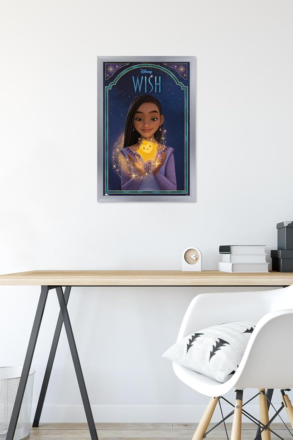 Trends International Disney Wish – Póster de pared Asha & Star, 14.72 x 22.37 pulgadas, versión enmarcada plateada