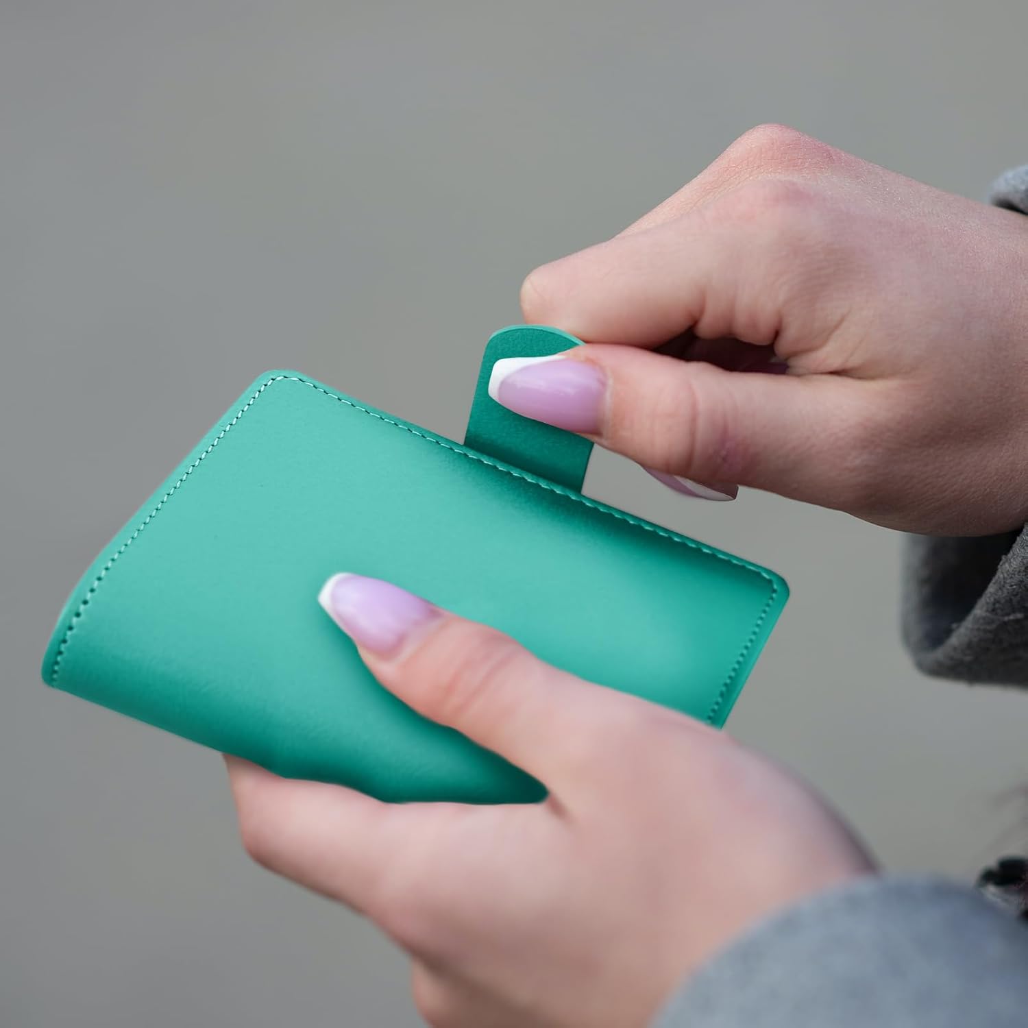 Zuozee Funda pequeña para carpeta de presupuesto, cartera A8 PU con 3 anillos de acero inoxidable, carpeta pequeña con bolsa para tarjetas y lazo