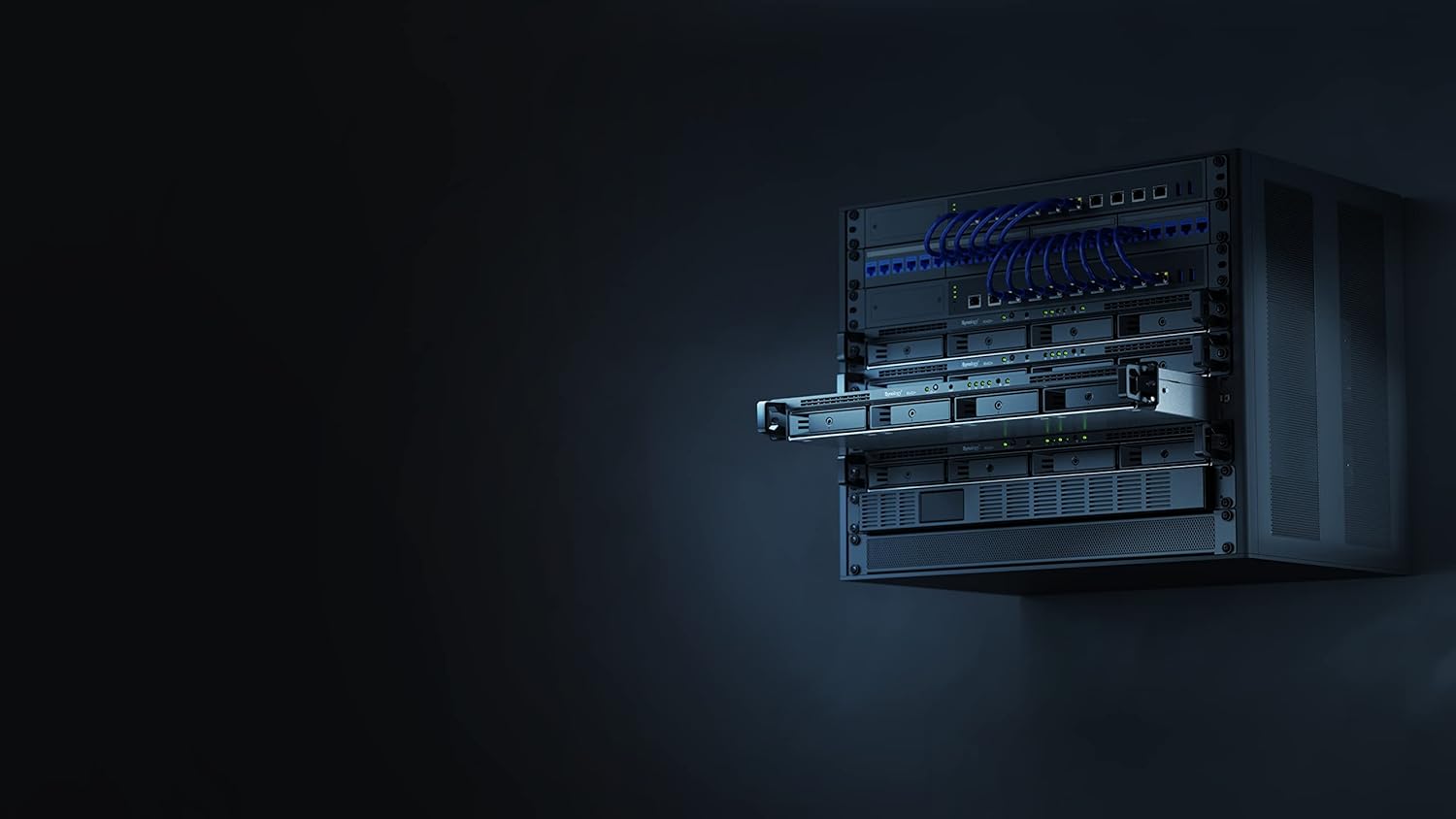 Synology Estación de montaje en rack NAS RS422+ de 4 bahías (sin discos), color negro