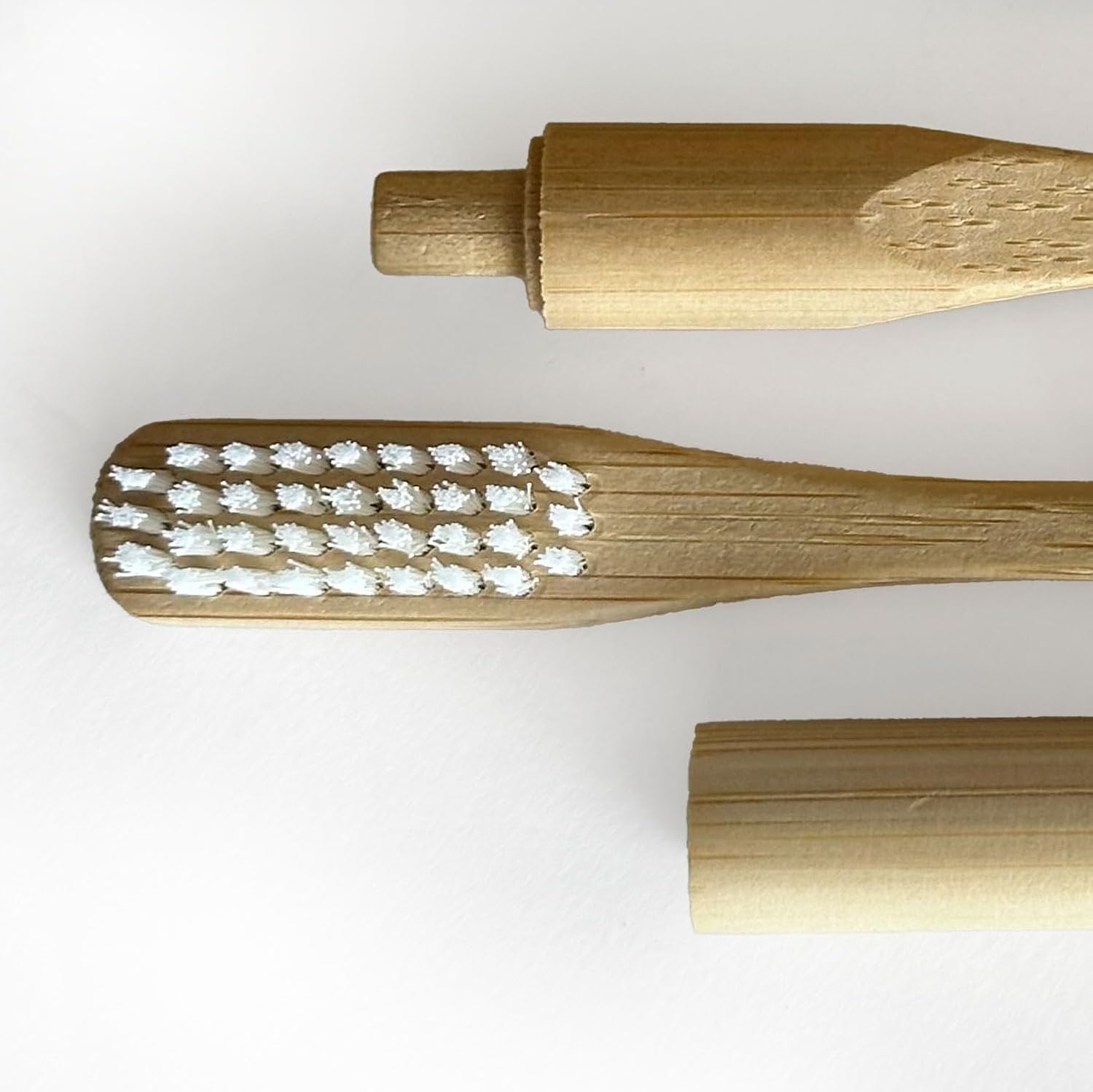raxtup Cepillos de dientes de bambú natural biodegradables ecológicos con 1 cabezal de cepillo de bambú reemplazable, cerdas suaves para dientes de