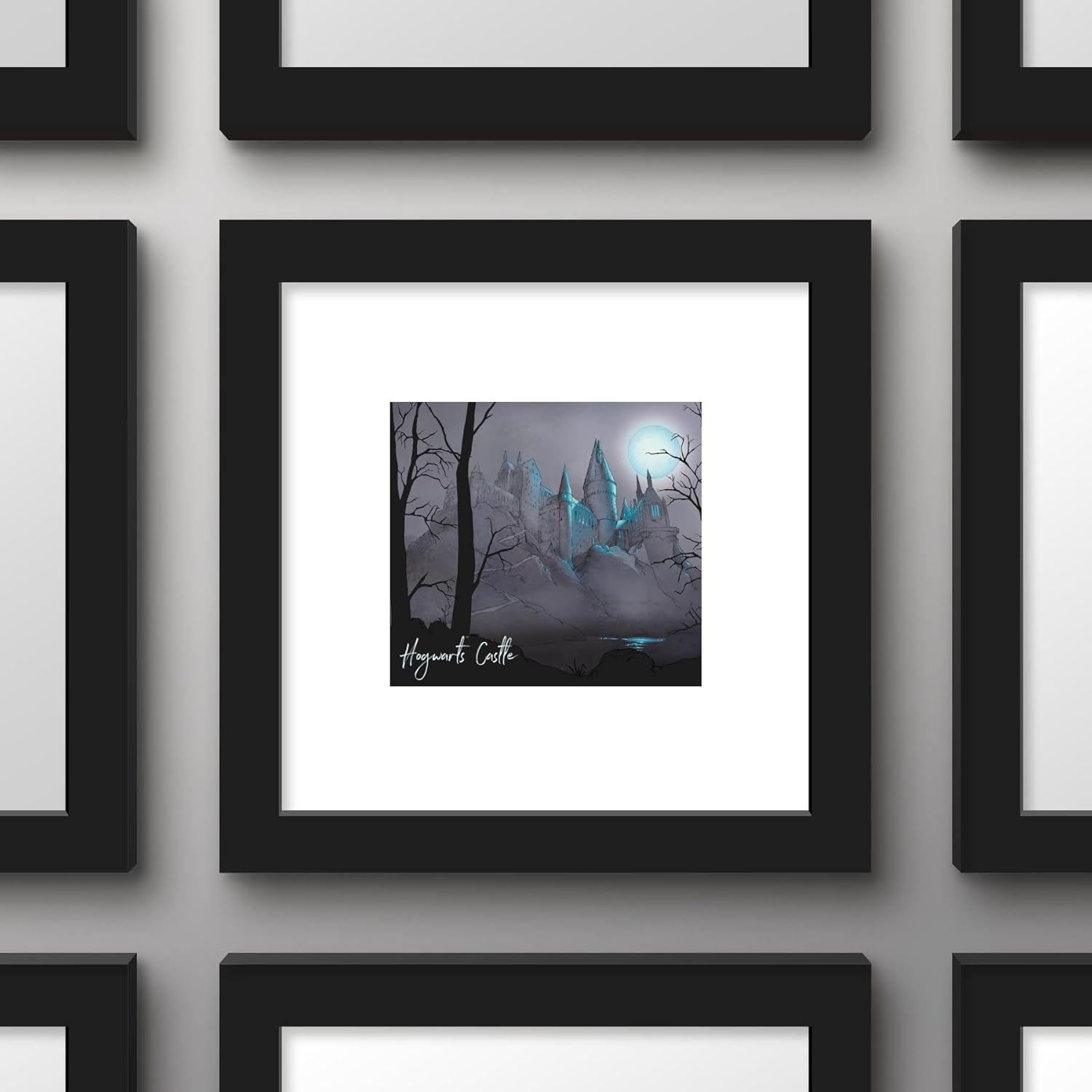 Trends International Gallery Pops Harry Potter – Arte de pared Glimmer Hogwarts Castle Moonlight, versión enmarcada negra, 12 x 12 pulgadas