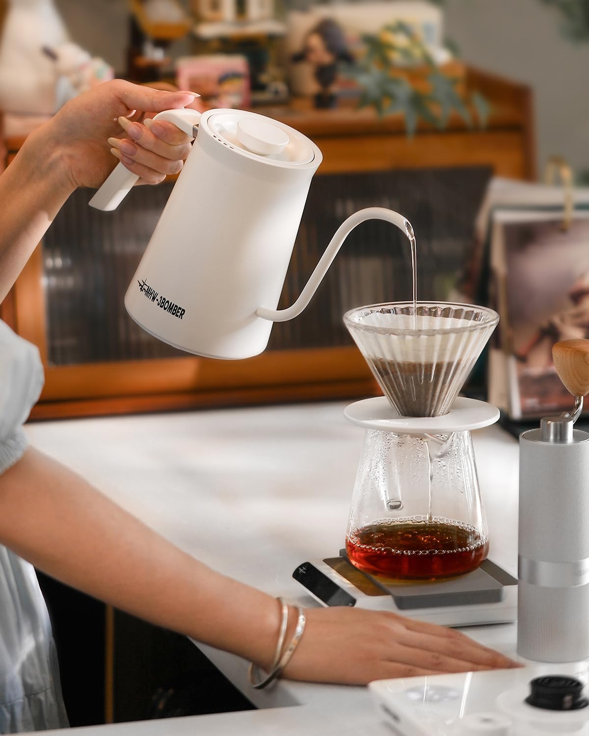 MHW-3BOMBER Hervidor eléctrico de cuello de cisne, hervidor de café profesional, tetera con control preciso de temperatura, pantalla LED, apagado