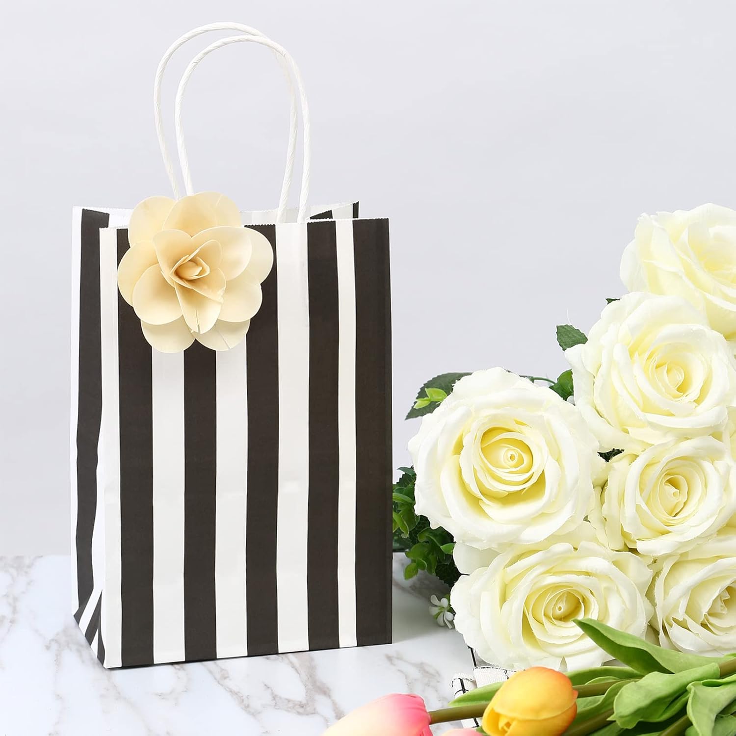 50 bolsas pequeñas a rayas negras de 5.25 x 3.25 x 8 pulgadas + 25 bolsas pequeñas de regalo de agradecimiento de 8.6 x 3.9 x 7 pulgadas