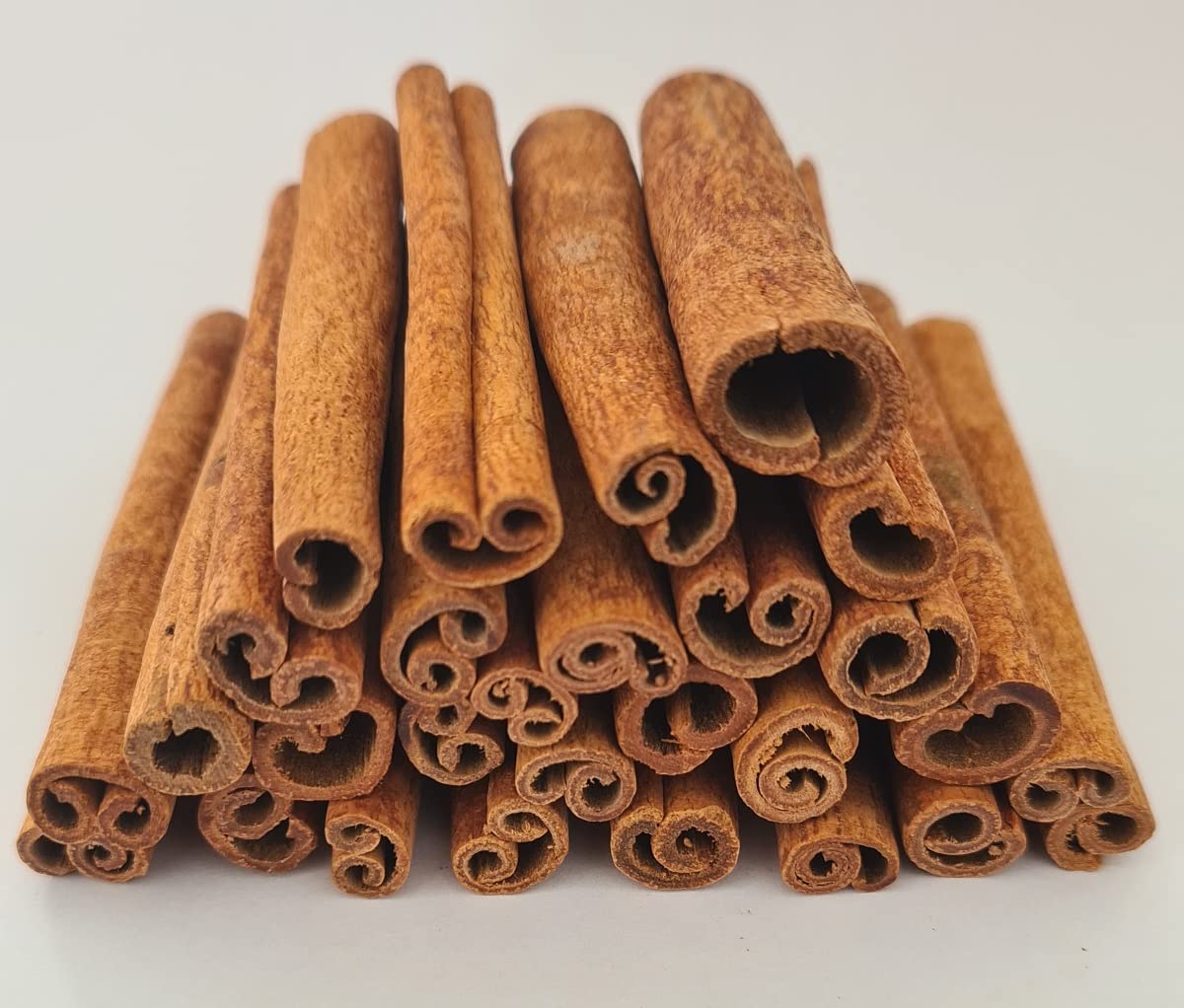 Varitas de canela aroma fuerte, grado premium, cassia natural cosechada 2 oz. por RSJtrading para hornear cocinar y Bpromedios