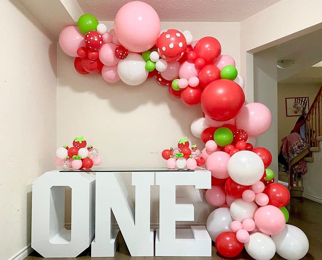 QICIG – Juego de guirnalda de globos de decoración de fiesta de fresa, suministros de fiesta de cumpleaños para niñas, globo de látex de aluminio