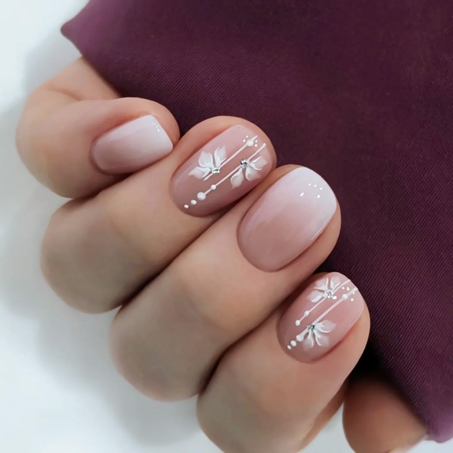 24 uñas postizas cortas a presión para otoño, uñas postizas cuadradas degradadas con diseños de diamantes de imitación, uñas adhesivas de flores de