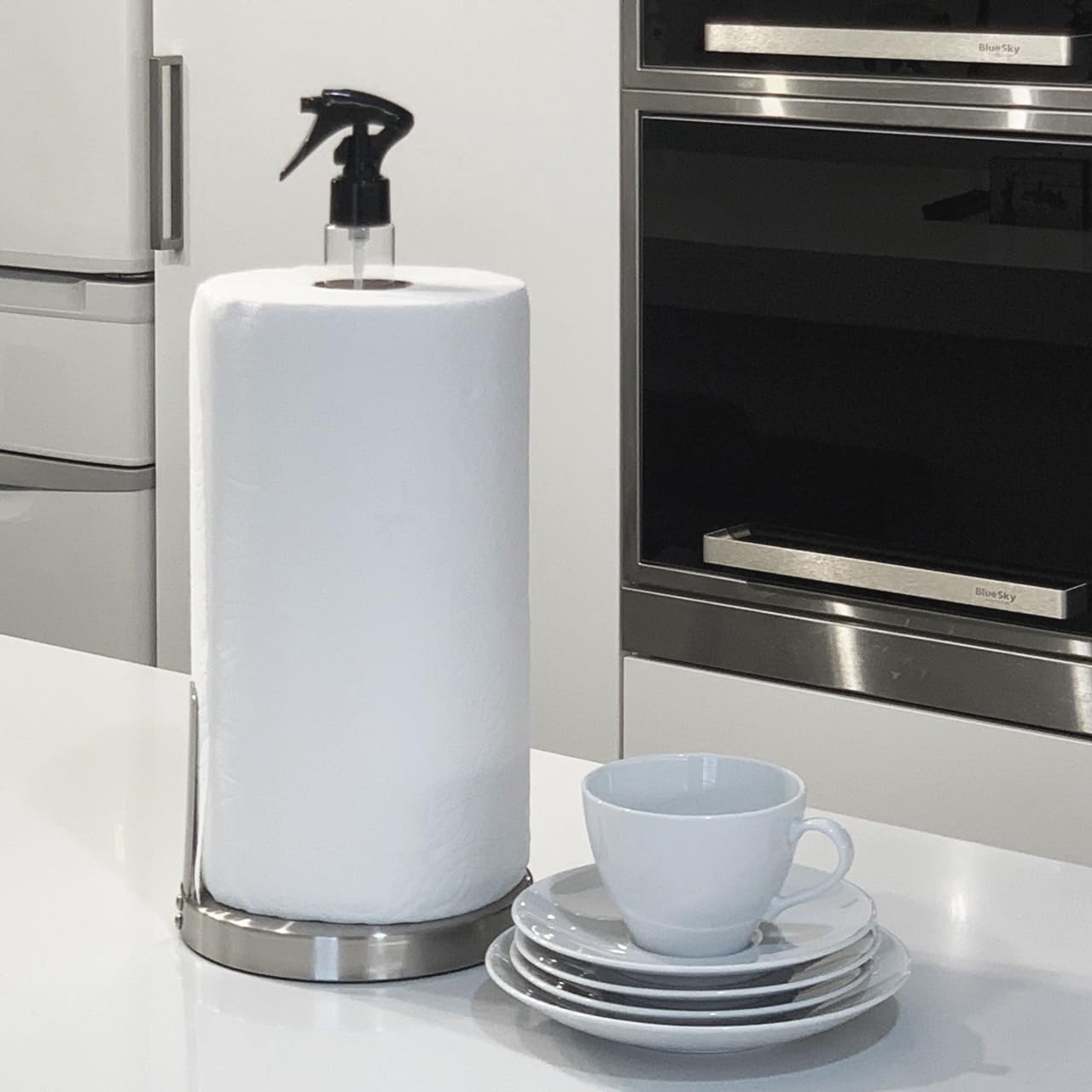SunnyPoint Dispensador de soporte para toallas de papel pesado con botella de pulverizaciónbomba integrada (botella de spray, níquel satinado)