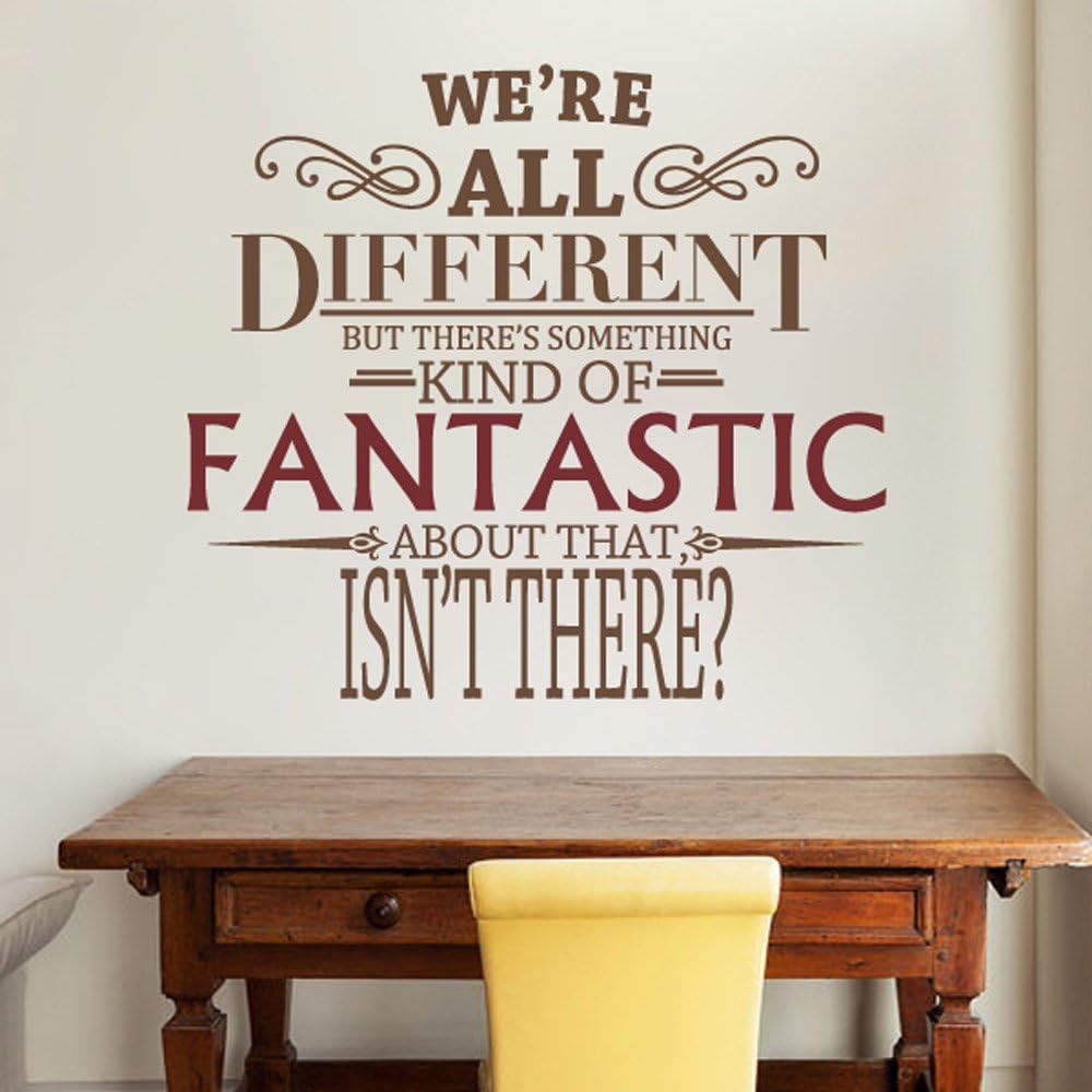 We’re All Different – Fantastic Mr. Fox – Calcomanía de pared con texto en vinilo (pequeño, fantástico rojo oscuro, letras marrón)
