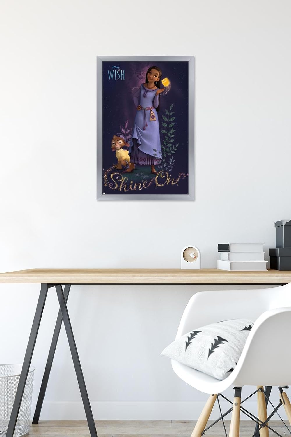 Trends International Disney Wish – Póster de pared Asha, 14.72 x 22.37 pulgadas, versión enmarcada plateada