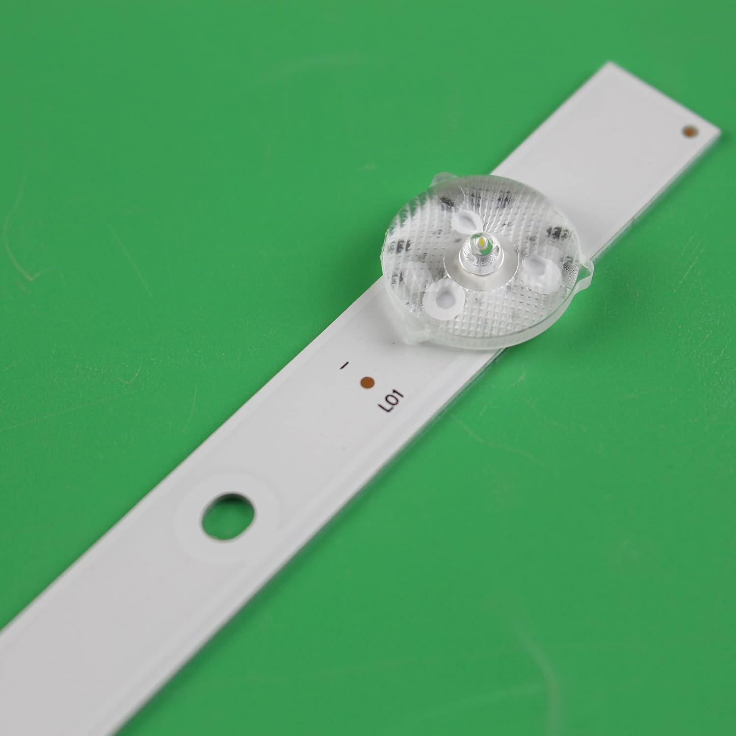 2 Pieceskit De LED for TV 32 T32D16DH 01B T32D16DH 01W JL.D32061330 004AS M 4C LB320T JF3 4C LB320T JF4 32HP100 Fit for Thomson Light Strip