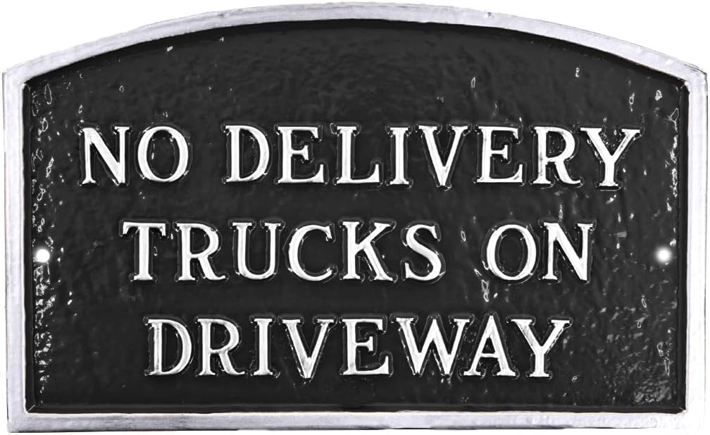 Letrero de placa con diseño de arco con texto en inglés “No Delivery Trucks on Driveway” – Placa de visualización de pared o césped – Señal de