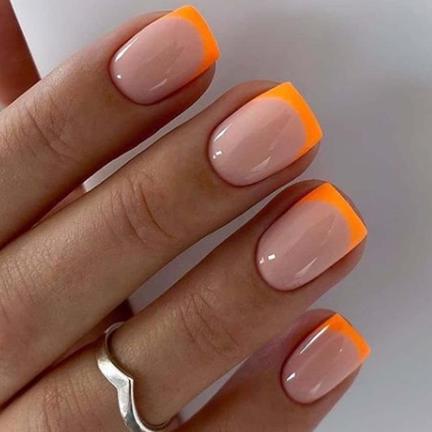 DANMANR Uñas postizas cuadradas a presión, uñas postizas cortas de acrílico francés, de cobertura completa, para mujeres y niñas, 24 unidades