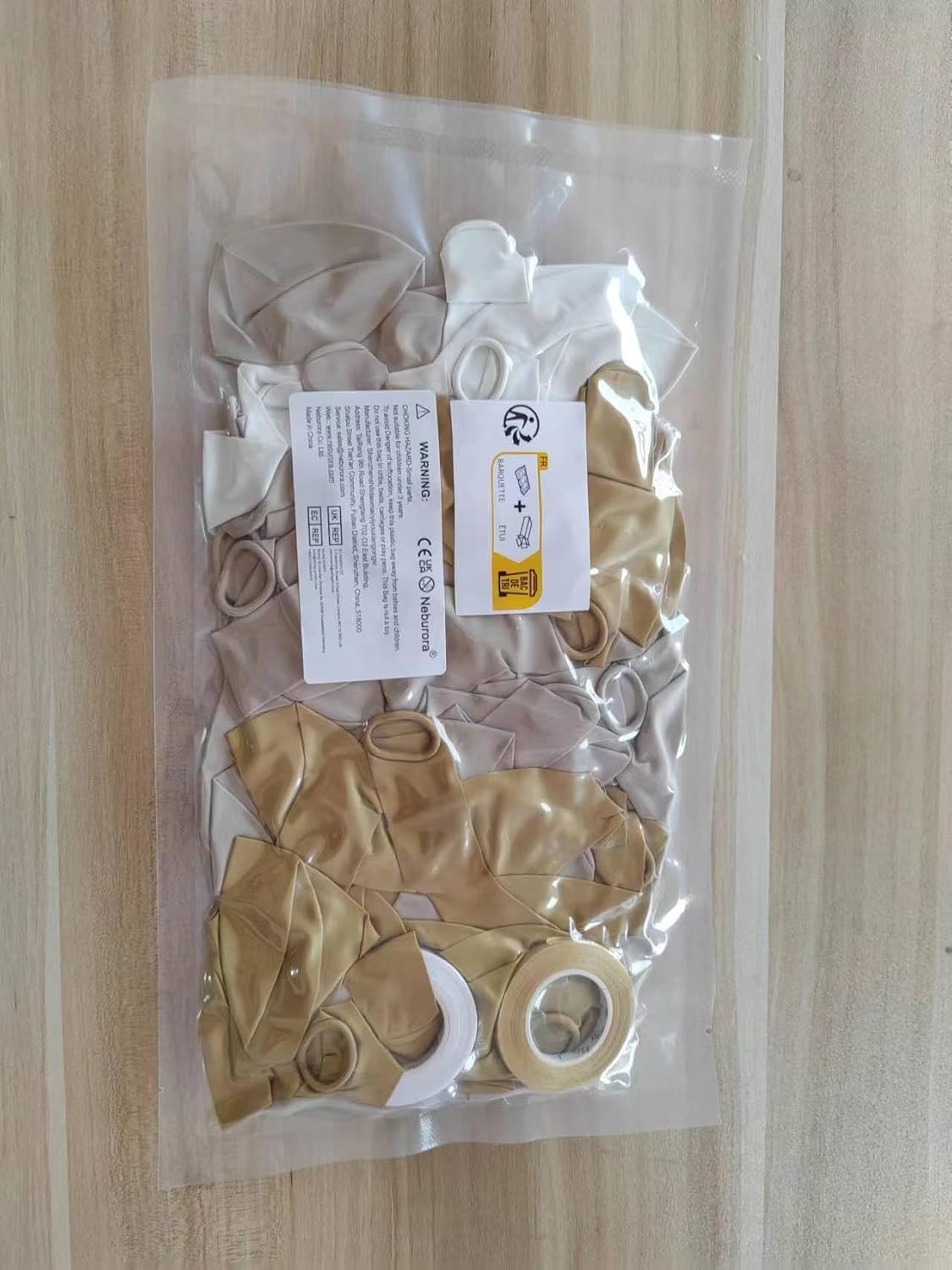 NEBURORA Kit de arco de guirnalda de globos de oro arena blanca, 60 piezas de 12 pulgadas, color blanco arena y dorado metálico para cumpleaños,