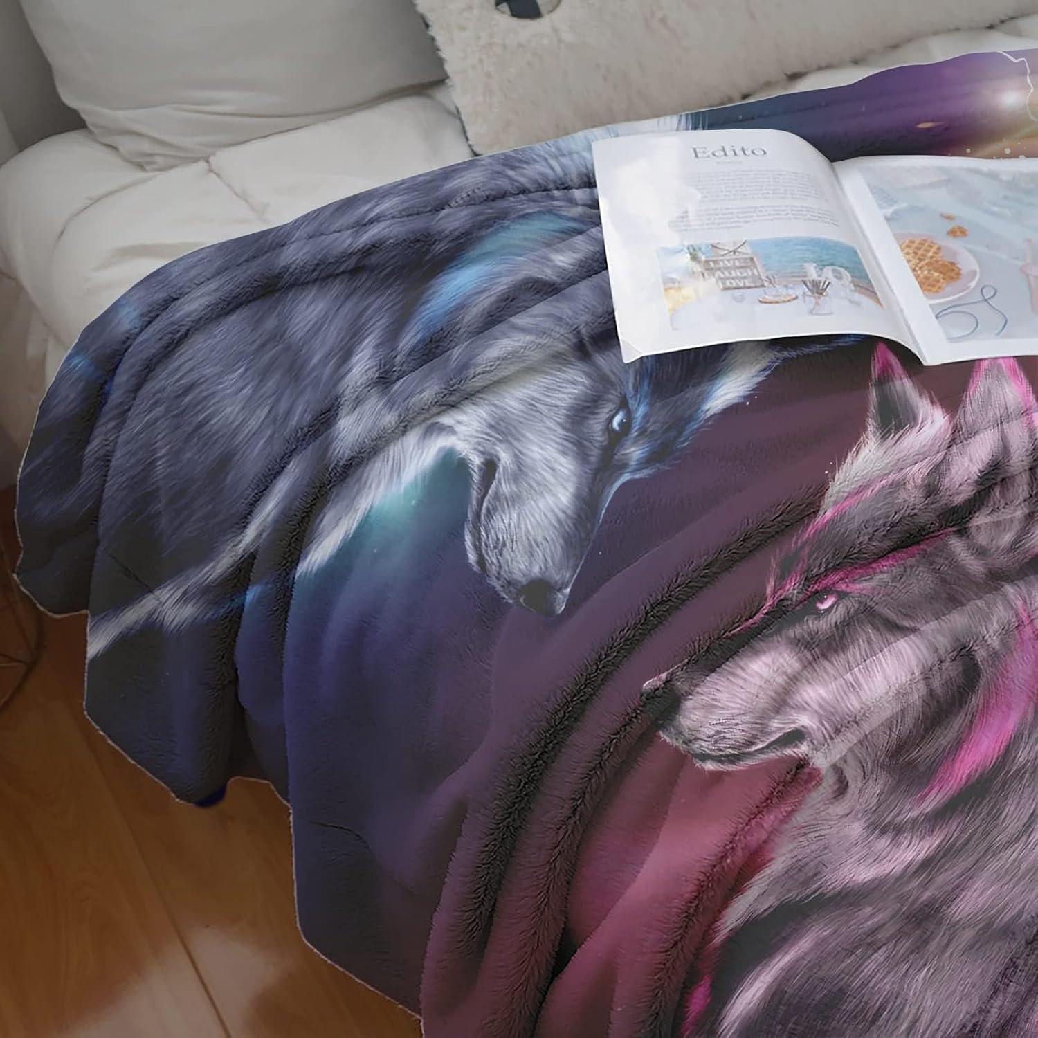 Manta de forro polar de 80 x 60 pulgadas, suave, acogedora y cálida, manta de franela de felpa azul contra rojo, diseño de lobo rayo, para sofá,